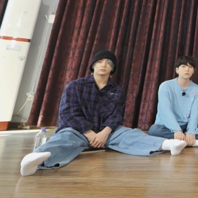 lesbigguk's tweet photo. she is just so jungkook #bottoms #jungkook https://t.co/YJM9PL5b2n