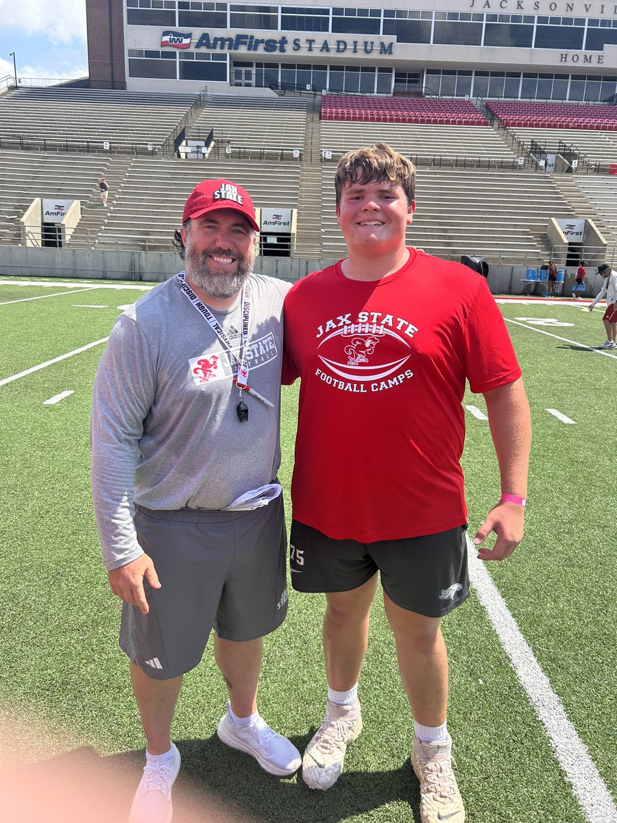Luke_Foster75's tweet photo. Great day of work at the Jax State Hog Fest! 

@CoachARoss     @Coach_CHagler 
@CoachBillGamCoc    @CoachC_MA 
@CoachBGodsey     @MAMustangsFB 
@hopo125     @BGrubbs66     @Coach_Rwade https://t.co/Z0CzbMv19w