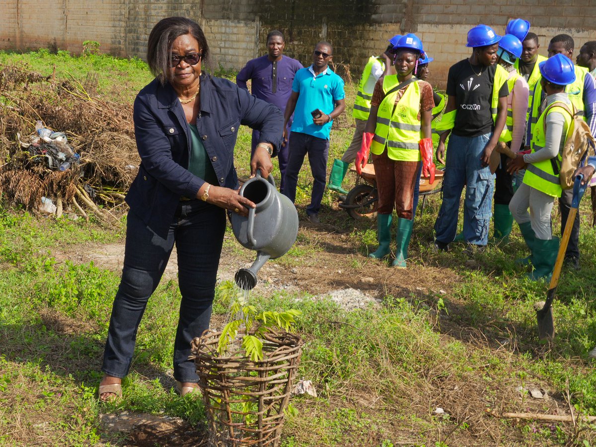 InamTogo's tweet photo. 🟢Journée de l’arbre🌳🇹🇬 : les  entreprises membres du Fonds Vert Conjoint composé de la Caisse  Nationale de Sécurité Sociale (CNSS), la Loterie Nationale Togolaise  (LONATO), la Société de Gestion et d'Intermédiation (SGI-Togo)...à lire➡️https://t.co/TASCzUENxE https://t.co/GwD8SEMq8W