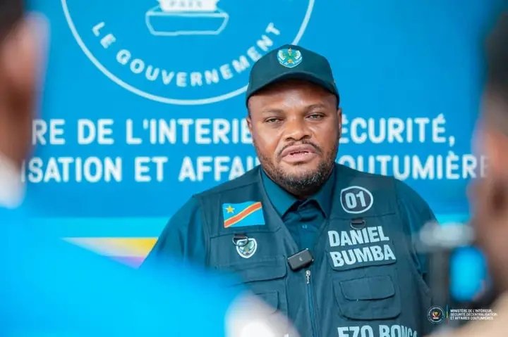 godefroid072's tweet photo. Lutte contre l'insalubrité dans la ville de Kinshasa : Le Gouverneur @daniel_bumba_01 annonce une vaste campagne pour la mise en place de Task-force. Cette annonce a été donnée après une réunion présidée par le Ministre de l'intérieur Shabani.
@GouvernoratK ,@Tumbulamamie
@FBitota21231
Écriture Plus Numérique