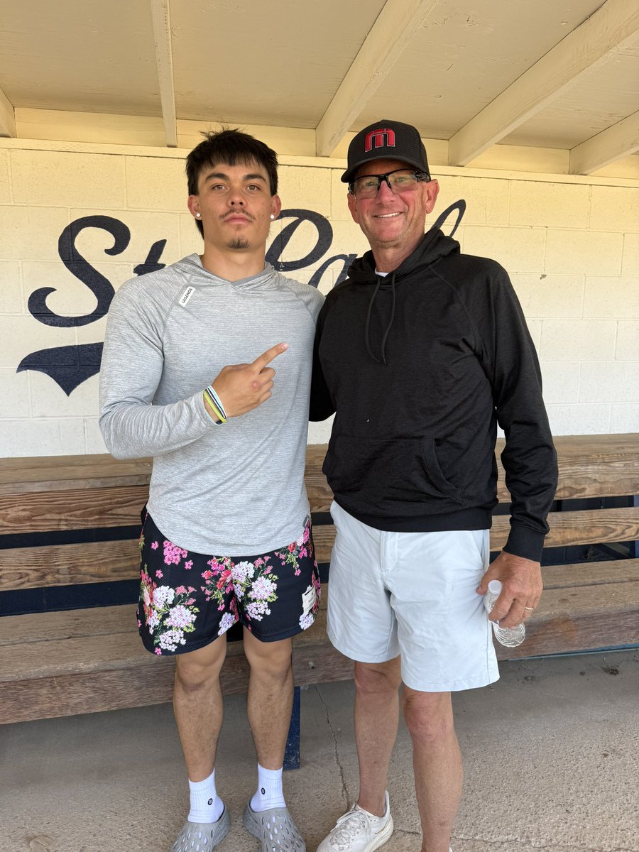 jjniel8's tweet photo. A little #BP today with @cory_voss and @Yankees Scout #BobbyDejardin ⚾️⚾️🤙🏾🤙🏾 see you next week @DockSpiders 🕷️🕸️🤙🏾🤙🏾 https://t.co/M19sodjqMh