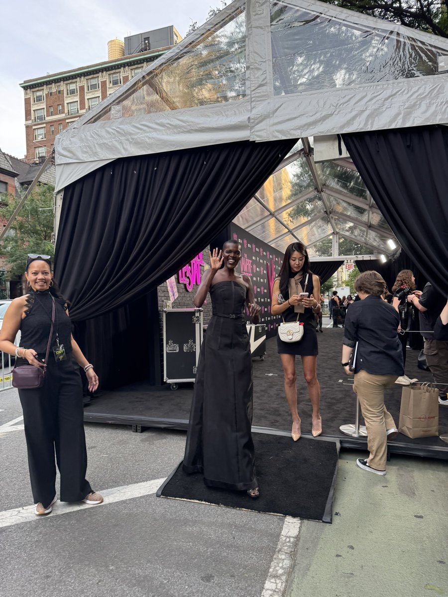 iwtvupdates's tweet photo. Sheila Atim is a vision on the black carpet at the #TheVampireLestat premiere! via me. https://t.co/DrFy6GAqMb