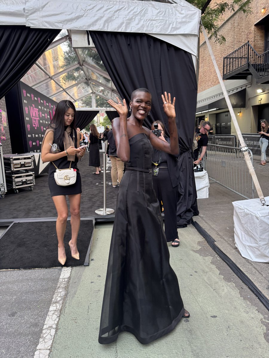 iwtvupdates's tweet photo. Sheila Atim is a vision on the black carpet at the #TheVampireLestat premiere! via me. https://t.co/DrFy6GAqMb