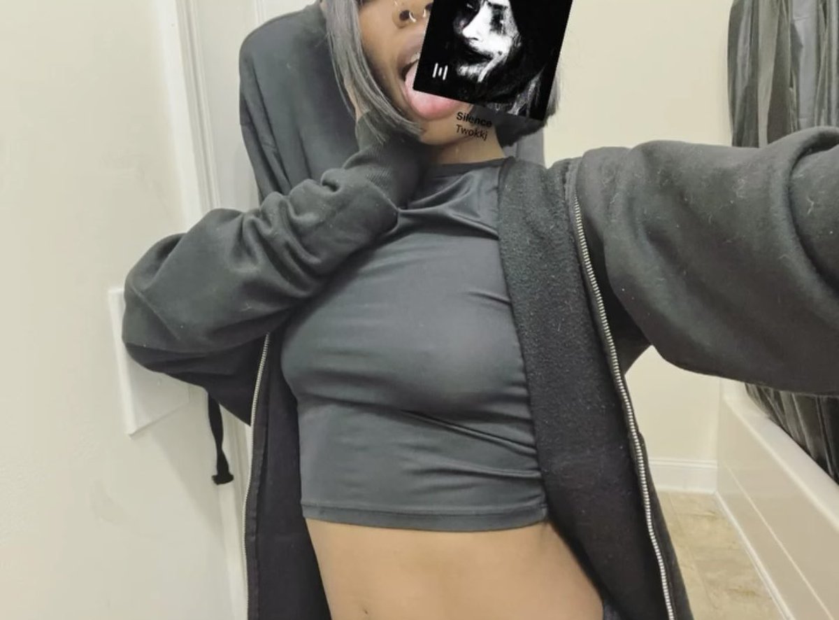 kalonlynettee's tweet photo. I wish we could add music on here https://t.co/S2lzPPQFYs