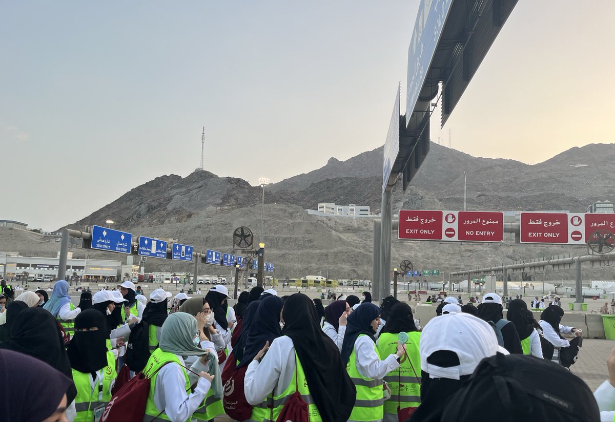J20_04M's tweet photo. ✅✨Day 5
الاثنين| ٨-١٢-١٤٤٧هـ
Monday| 25-5-2026

النزول الميداني التجريبي 🎒✨

#حج_1447هـ
#درهم_وقاية #بهمة_سرينا18
#البرنامج_الصحي_التطوعي_بالحج https://t.co/wqf0gGre9Y