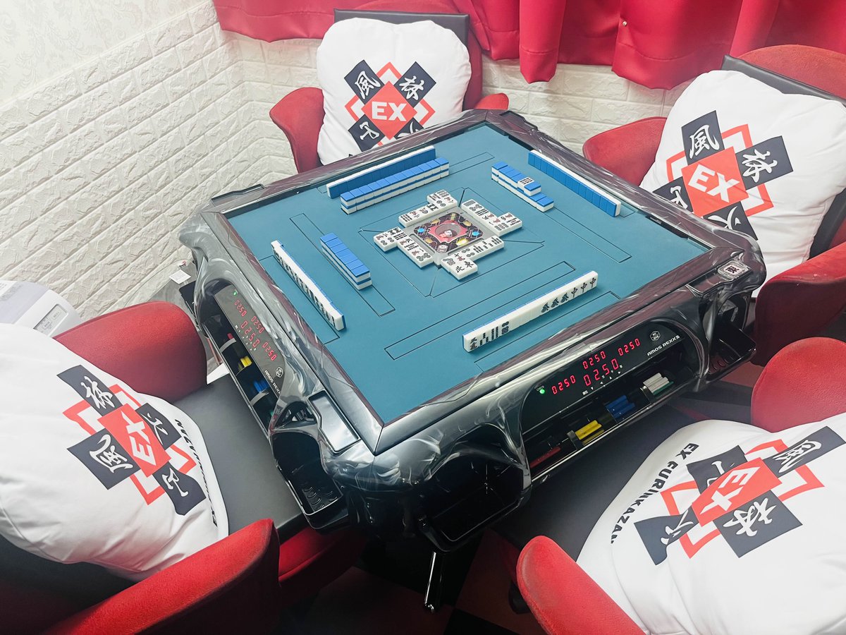cocoriichi2024's tweet photo. 【お知らせ】

本日台風の影響の為開店時間は
12:30～13:00頃を予定しております。

お問い合わせなどはそのお時間までDMにて受付いたします。
何かございましたらXのDMまでご連絡くださいませ🙇

ご迷惑をおかけしますがよろしくお願いいたします。

#麻雀 #雀荘 #浅草橋 #麻雀女子 #麻雀好きと繋がりたい #プロ雀士 #応炎 #Mリーグ #EX風林火山 #浅草橋雀荘 #セット麻雀 #3人麻雀 #4人麻雀 #3麻 #4麻