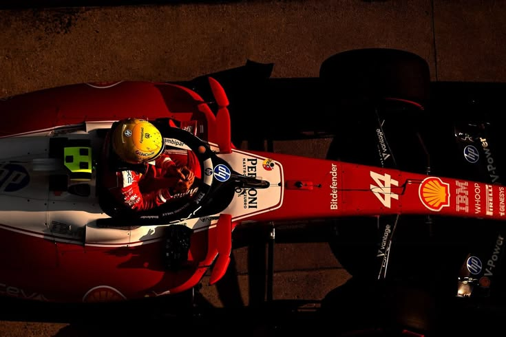 lewsinner's tweet photo. "Y como ultimo acto de amor decidio revivir Ferrari..." https://t.co/ViEmMOh1wl