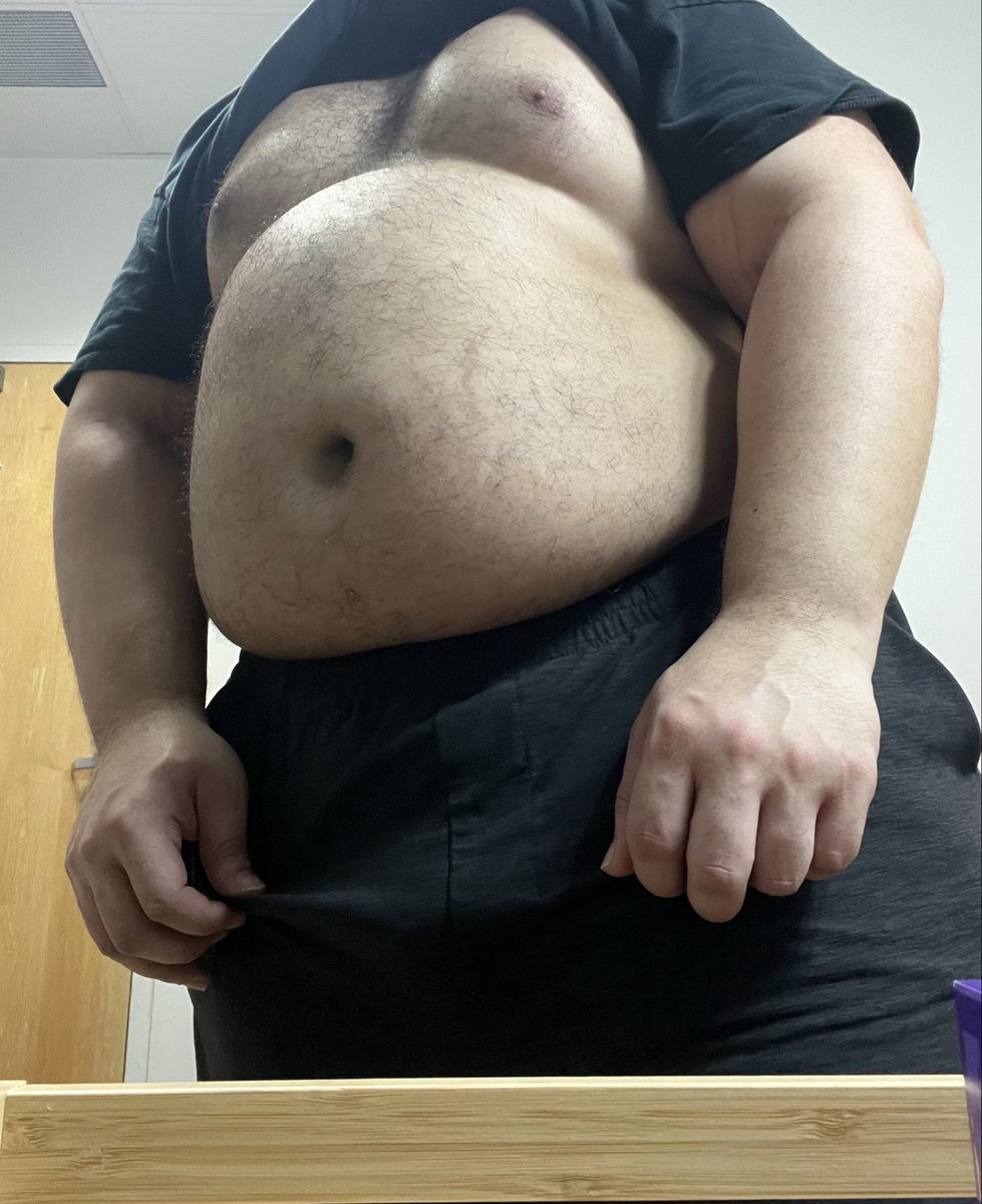 bobarunner's tweet photo. Gym pump and the gut still feels like it needs to be the largest thing in the shot https://t.co/1P9BYo3yfb