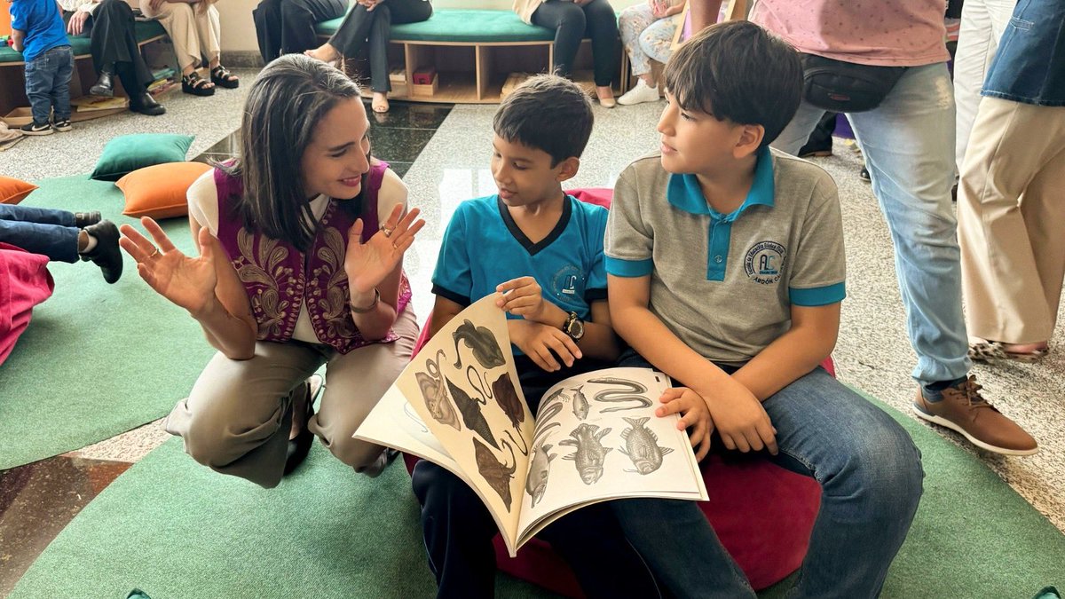 RominaMProcel's tweet photo. Nuestros espacios culturales tienen una oferta diversa para niños de todas las edades. 

En ellos tenemos la oportunidad de mirar, leer, escuchar, imaginar, crear, reconocernos en nuestra historia y construir una nueva. 

Los esperamos
@Cultura_Ec https://t.co/eKvqo7vtEG