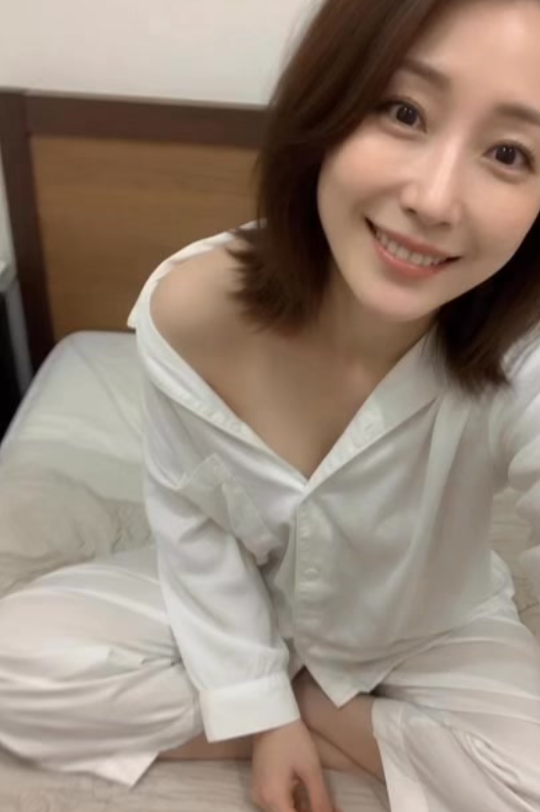 asdff79282's tweet photo. 48歳 
普段言えない事を呟くだけです。　
 フォローしてもらえたらお返事しますね。 https://t.co/WsS7OIlusn