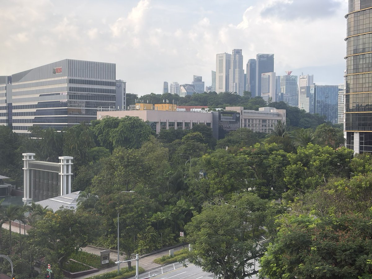 nyuginia's tweet photo. Good morning Singapore. https://t.co/PEUJDNZTsQ