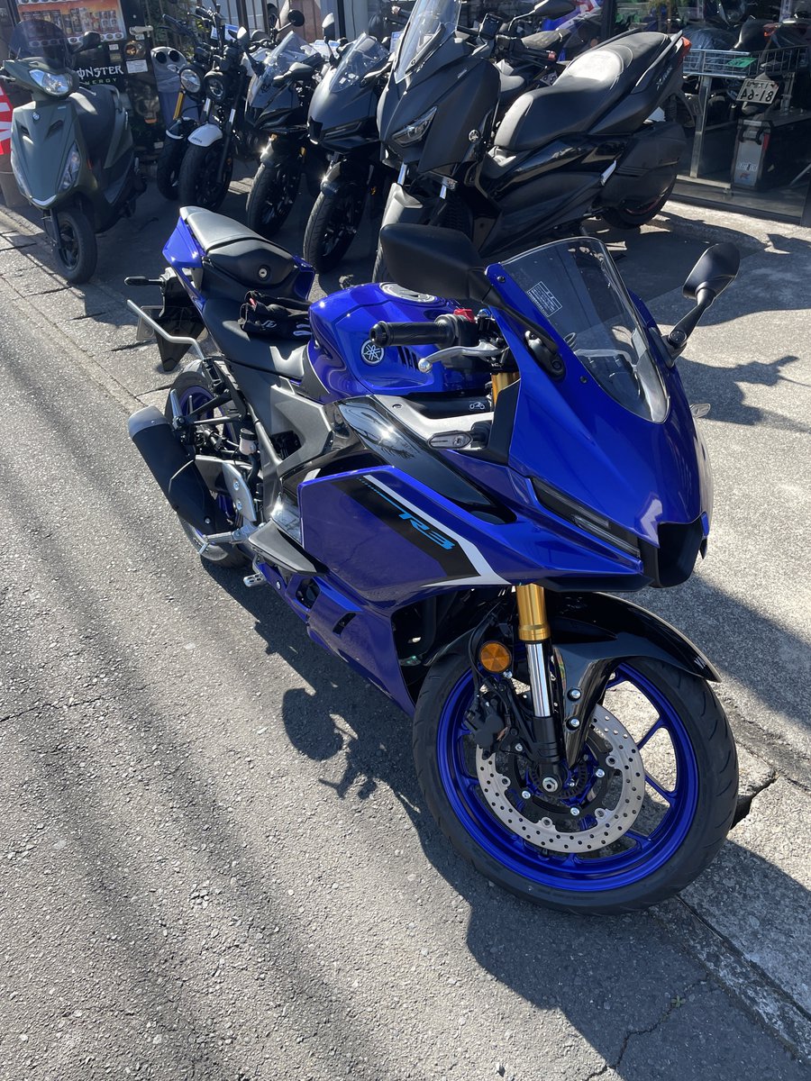 takyu0121's tweet photo. 名前：たきゅー
性別：男
年齢：24
住み：埼玉
車種：YZF-R3
今年の1月に普通二輪免許取得しました。
よろしくお願いします。
#バイク乗りと繋がりたい 
#バイク好きな人と繋がりたい 
#バイク乗りとして軽く自己紹介 https://t.co/lf7DhJwc1M