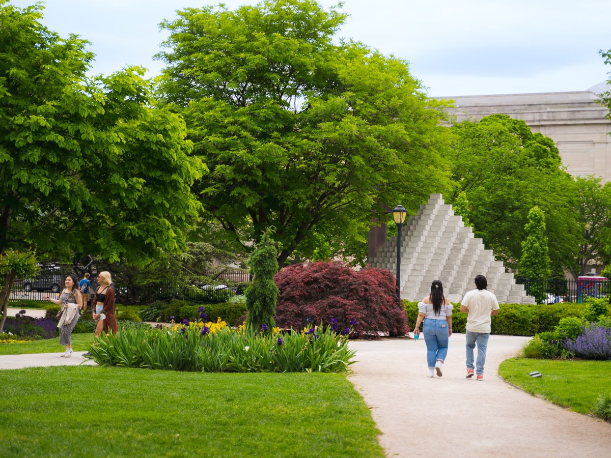 washingtondc's tweet photo. Weekend happenings (6/5-7) in #WashingtonDC ✨ 

🎆 Spirit of Independence Festival at the National Archives (6/4–6)
🎨 @ngadc Block Party (6/6)
🏛️ Museum Walk Weekend in Dupont Circle &amp; Kalorama (6/6–7)

🔗 to more : https://t.co/TeaPkfPIT3

📸 : @washingtondc #Only1DC https://t.co/ppbjrdnU96