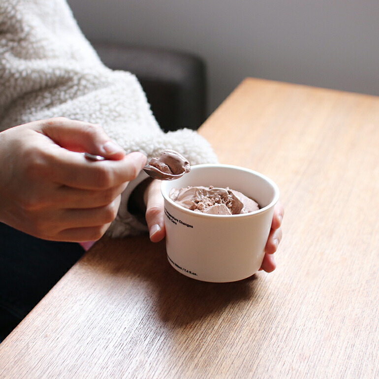 アイスのカップのような磁器の入れ物がかわいい…（詳細はスレッドへ🍨）