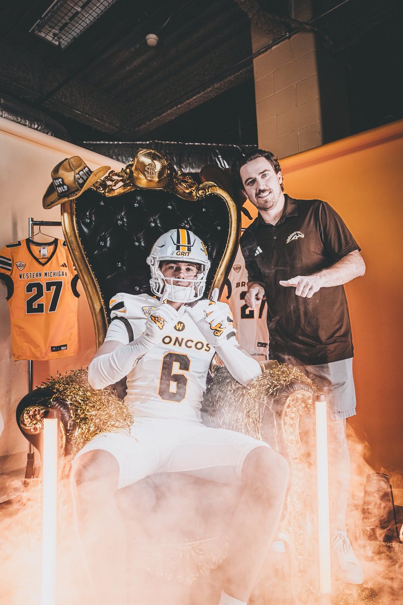 Keegan_AZ's tweet photo. Had a great official visit at @WMU_Football !! Really appreciate all the love! 🏡
@CoachLT_WMU @CoachMcHugh_ @NickColeman_1 @BernardiCoach @CoachKirkendall @_CoachZo_ @EthanBrenesFB https://t.co/7rckskAz6T