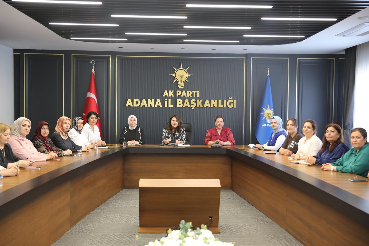 Hacer_Soylemez1's tweet photo. 📍Adana İl Başkanlığı

İl Kadın Kolları haftalık olağan istişare ve değerlendirme toplantımızı gerçekleştirdik.

Toplantımız hayırlara vesile olsun.

#birliktegüçlüyüz 🇹🇷 https://t.co/pom5ZeIckC