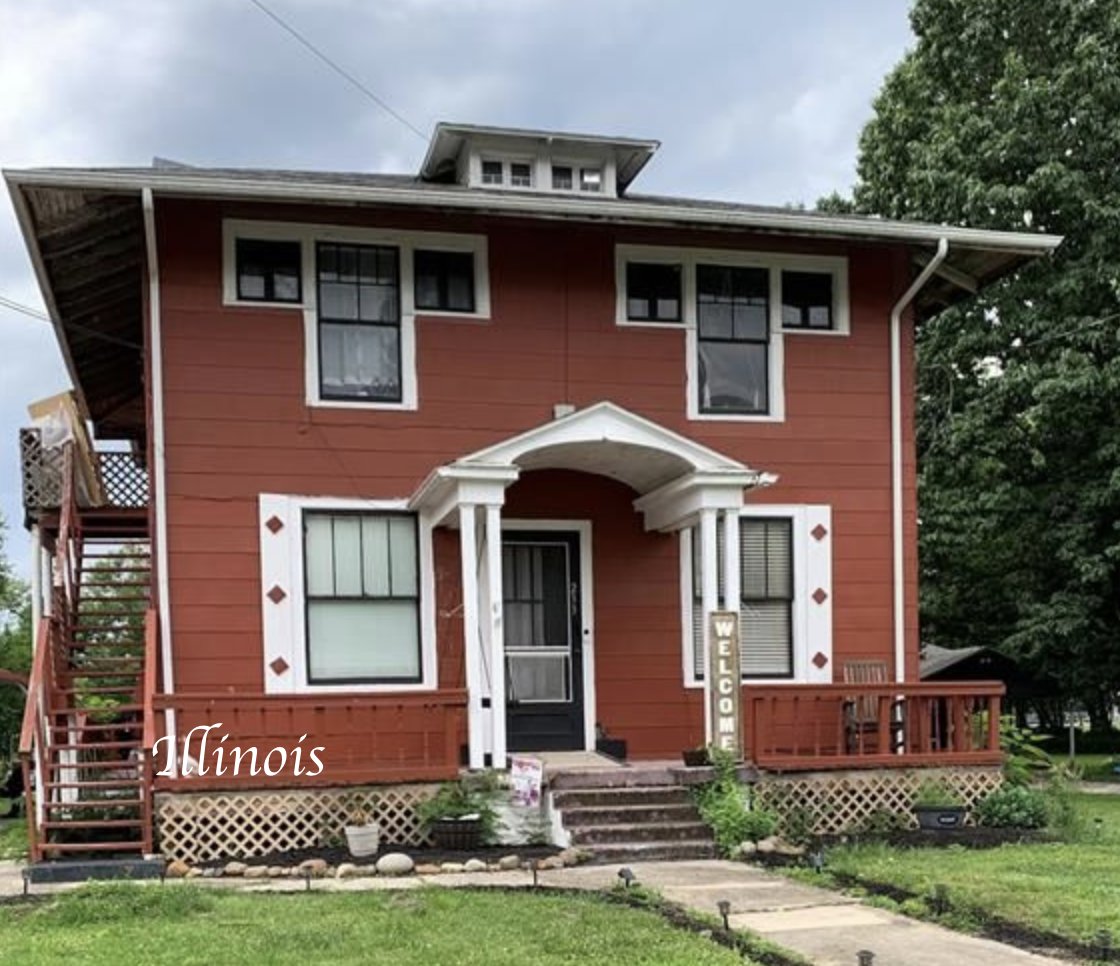oldhousecalling's tweet photo. c.1907 #Illinois #Prairie Style Home  $105K. 
https://t.co/i3xNwEXOJM https://t.co/zsOKqwkkRo