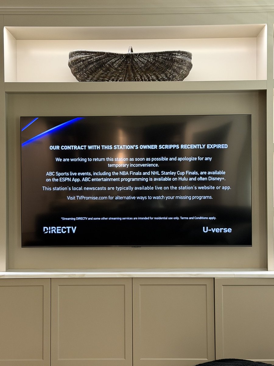 Monique81322634's tweet photo. You’ve got to be fucking kidding me @DIRECTV! You couldn’t get this figured out before the Stanley Cup finals? https://t.co/17C9wc2qg6