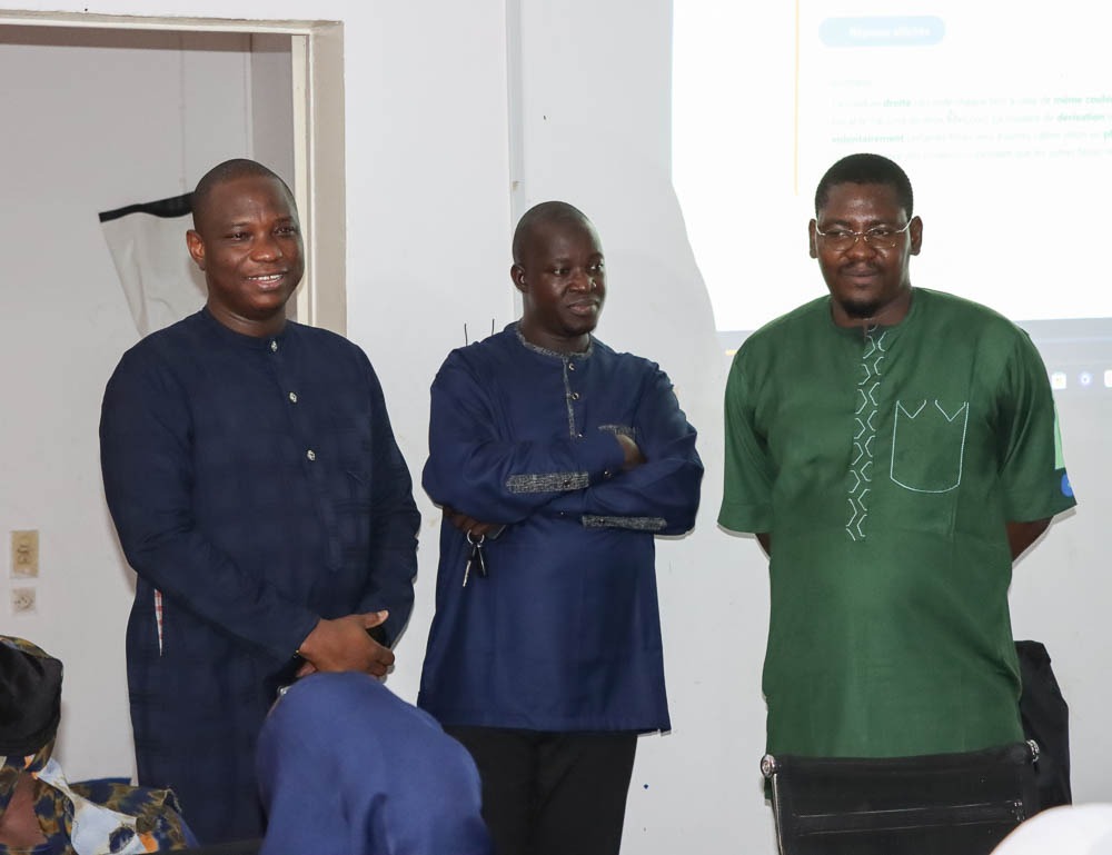 isocml's tweet photo. #DDCN4
La formation a eu l’honneur de recevoir la visite de M. @togo_anran, Conseiller Technique chargé des Télécommunications et des TIC au @McenMali.
Il a transmis aux participantes les salutations et encouragements de Monsieur le Ministre @AgIlyene.
@ISOC_Foundation 
@isocml https://t.co/VvYt293p3v