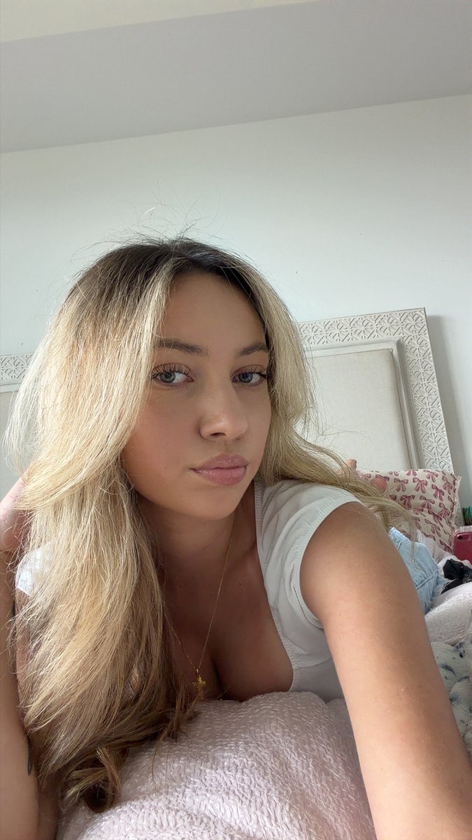 goddes_lex's tweet photo. i’ll be here laying in bed making more than you did slaving away at work https://t.co/EVHSLrKNX4