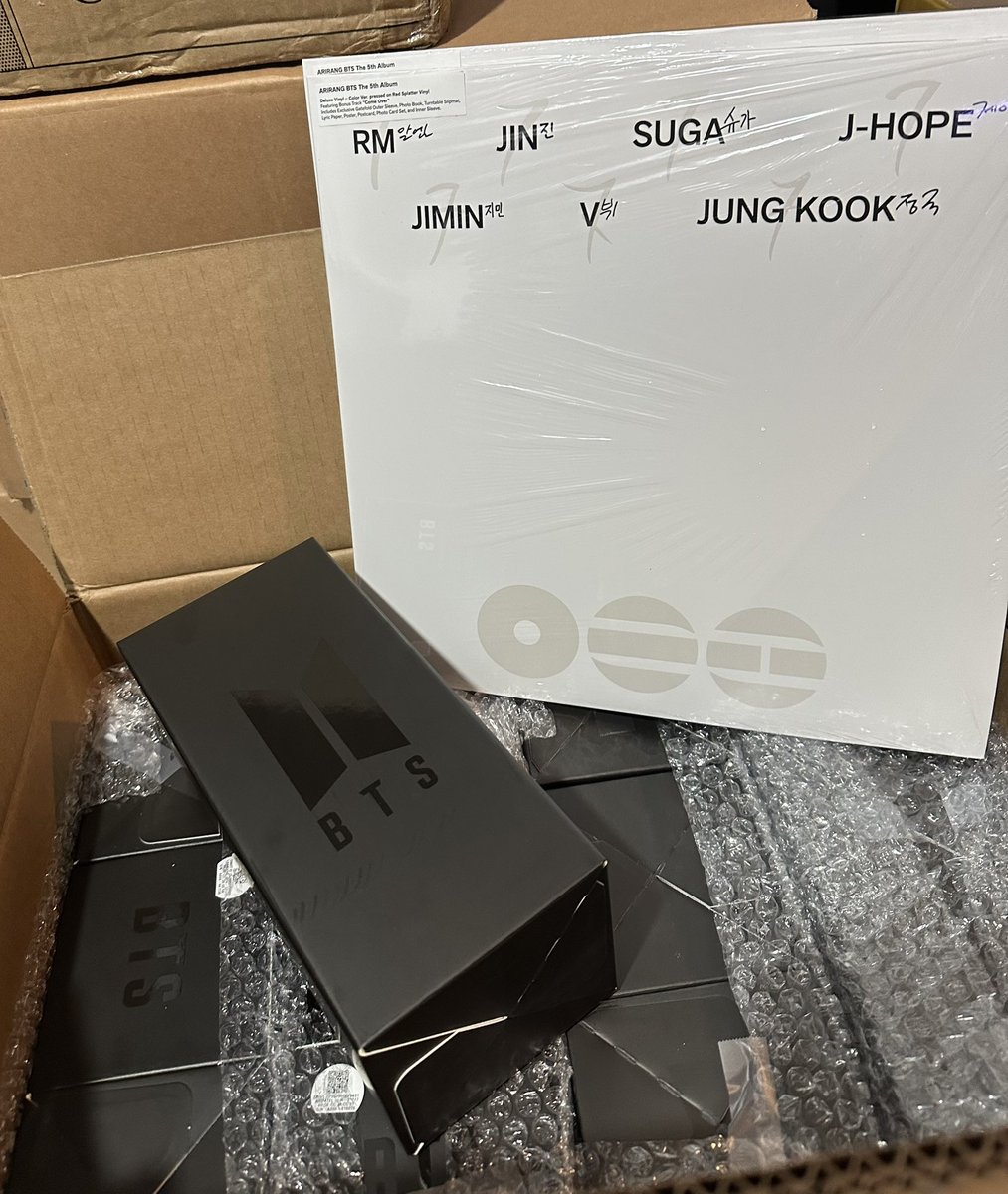 predebutyurina's tweet photo. Thanks!! @kproxyglobal 
Excellent service💜 everything arrived safely https://t.co/tvmdRqRvg2
