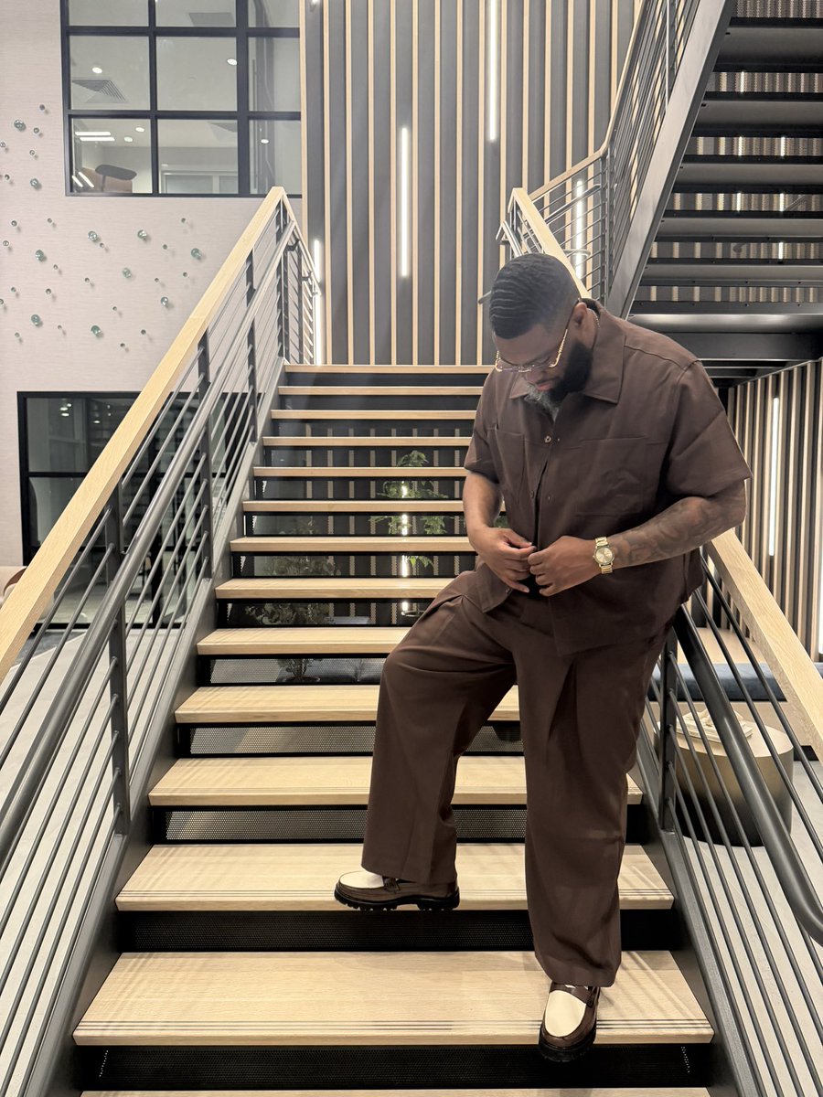 Jealous1sEnvyy's tweet photo. Niggas Looked Up To Jim , I Never Looked Up To Them #JigIsUp #Chapter35 #rootspicnic https://t.co/e8gR4kp3Ri