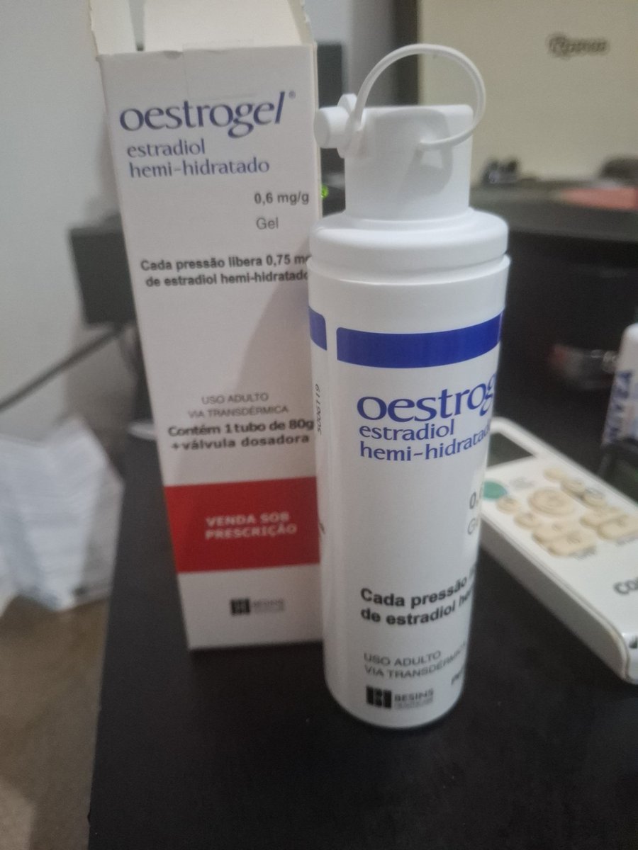 devoroalmas's tweet photo. pra comemorar o mês do orgulho começo hoje, dia 2 de junho de 2026, minha terapia hormonal. o mundo será não binário! https://t.co/lmjQa4jdUM
