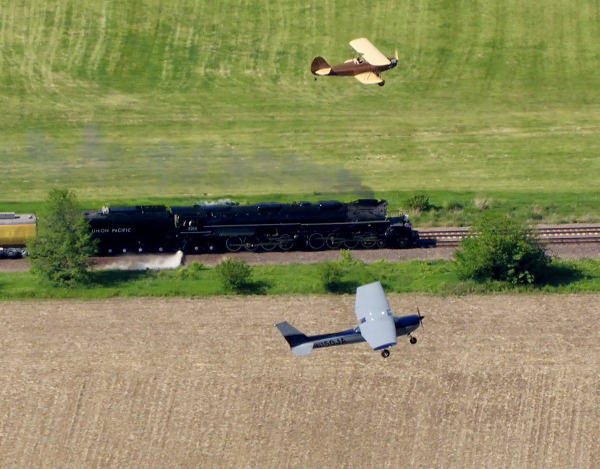 KrisHabermehl's tweet photo. UP 4014 Big Boy is here! Skywatch picked up the arrival at Rochelle &amp; tagged along. The historic steamer will be on public view tomorrow from 9a-3p at the UP Provo Training Center in West Chicago at 335 Spencer Street. METRA UP-W stops at the site. https://t.co/vhbRxCcLib https://t.co/d088tpaXlj