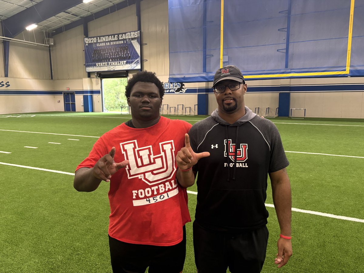 BIG__JACK66's tweet photo. AGTG!! Blessed to receive my first D1 offer and 2nd official offer from @LamarFootball Thank you @Marshall_Reggie @TRILLDB @Coach_Reaves1 @coachpooQCabn https://t.co/7EMuYF54qZ