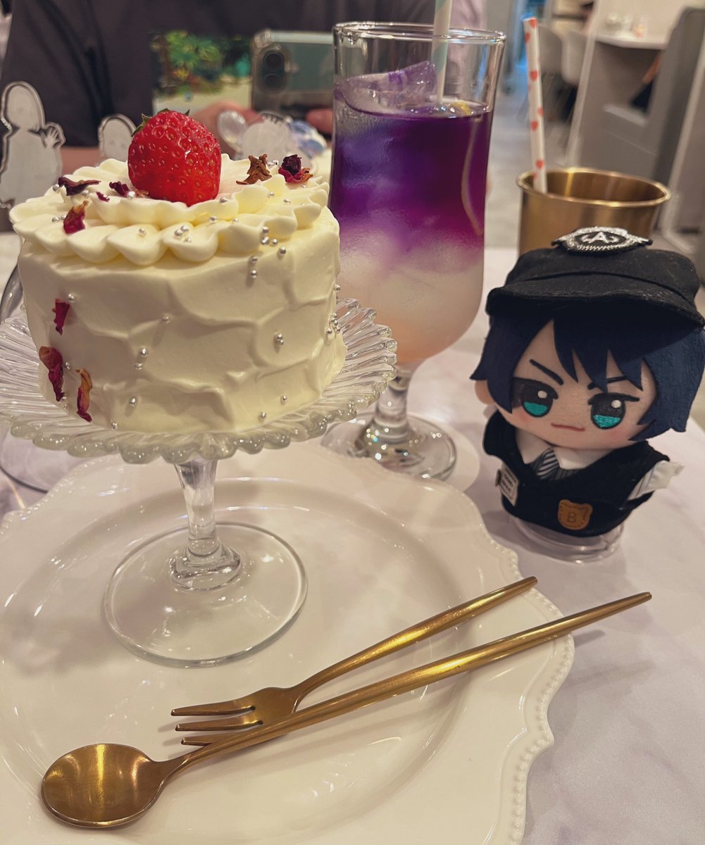 LDxlv's tweet photo. おめでとうございます！元気な天井です！今年も愛してるぜ🎊 https://t.co/Jcw3H5bURe