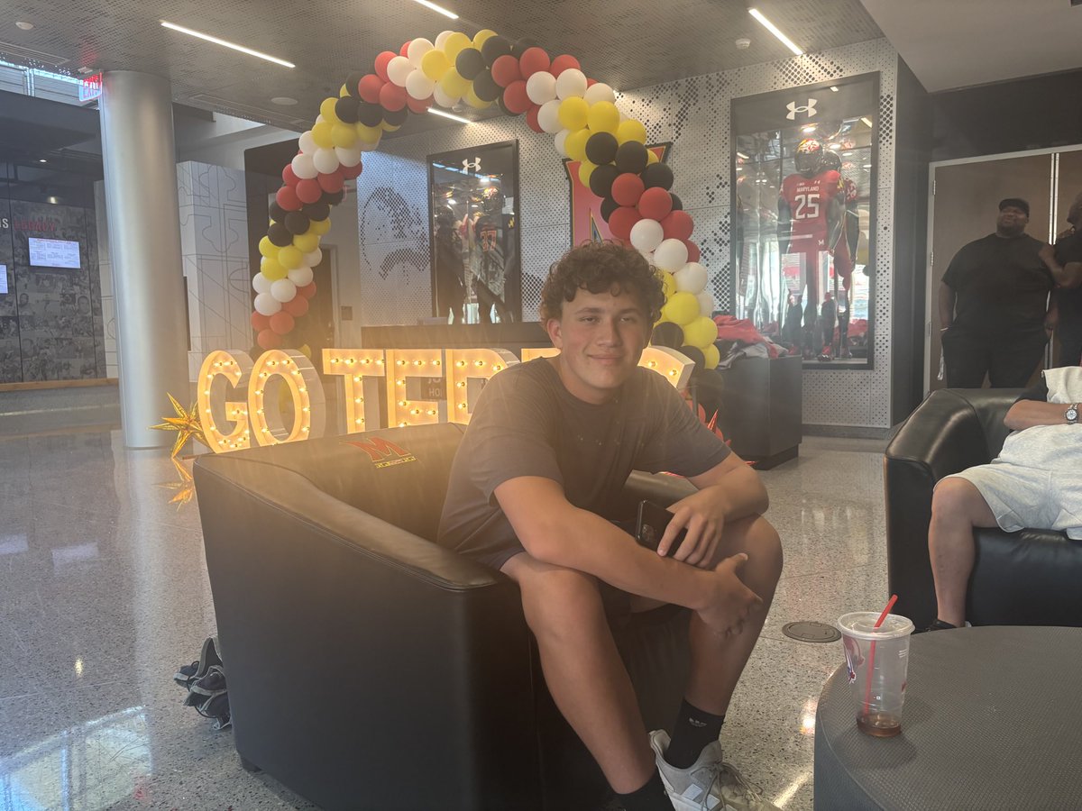 AlecTurner88's tweet photo. Great day at @TerpsFootball Camp
@dhglover https://t.co/JYxV9gDs2J