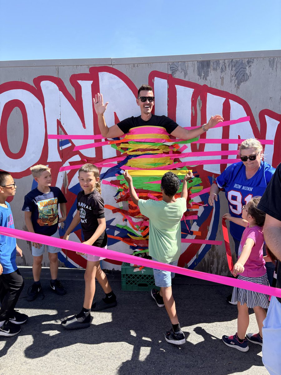 rnseagles's tweet photo. 🚨 Sticky Situation at Ron Nunn! 🚨
Our principal got stuck with the consequences of a successful Read-A-Thon. 📚😂 https://t.co/4LHRmw8EhL