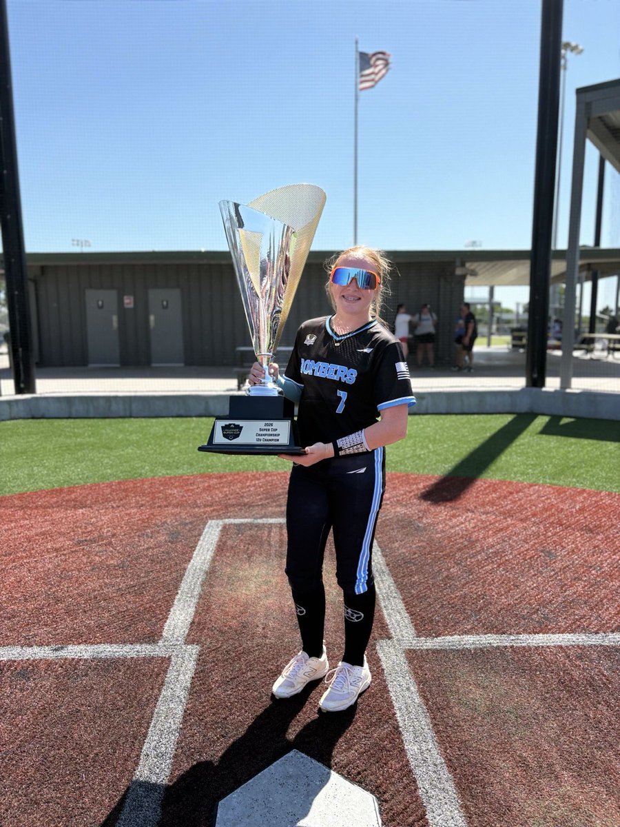 blakemadsen2032's tweet photo. My team and I had a great time in OKC for @thealliancefp Super Cup! Co-Champions and went 7-0-1. Here are some hitting and defense highlights @bombers_academy @bombers_fp @KristiMalpass @rlm26osu @AGLSoftball @LineDsoftball @CoastRecruitsSB @ThrallSoftball https://t.co/nFknqgKrc7
