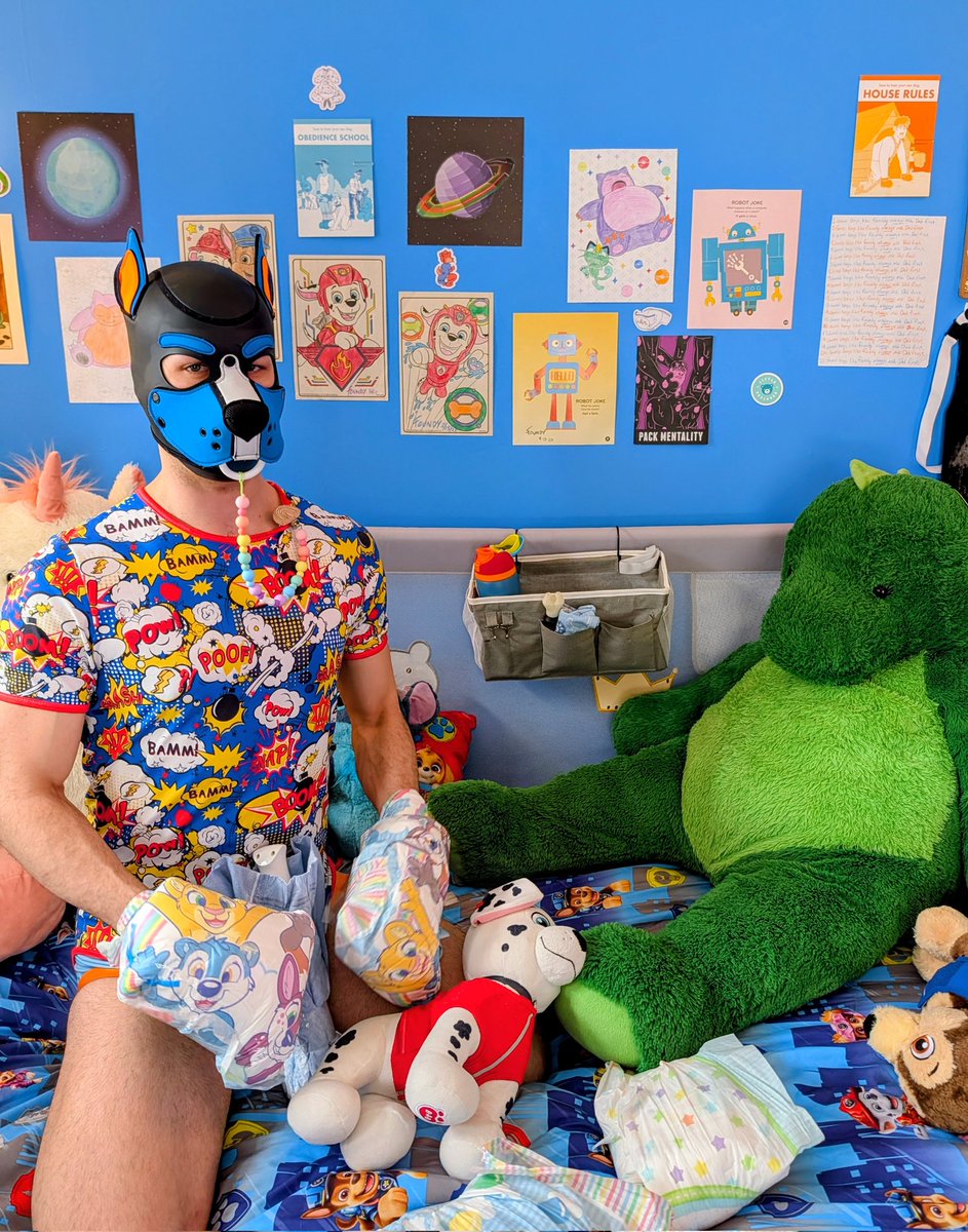 pupfounder's tweet photo. my council of caretakers said I earned some playtime.. with conditions. 😖

I spent over an hour:
-in a very full &amp; squishy diaper 
-mitted in diapers from my pail
-with hypno relentlessly looped under my hood

poppers &amp; visuals made sure I stayed a dumb, stinky little puppy. 😵‍💫 https://t.co/JCec1m78aS