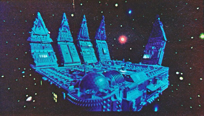 retroscifiart's tweet photo. RIP special effects director Armando Valcauda, creator of the colourful and energetic special effects of Starcrash (1978) 1/2 https://t.co/fcPf4cCy9d