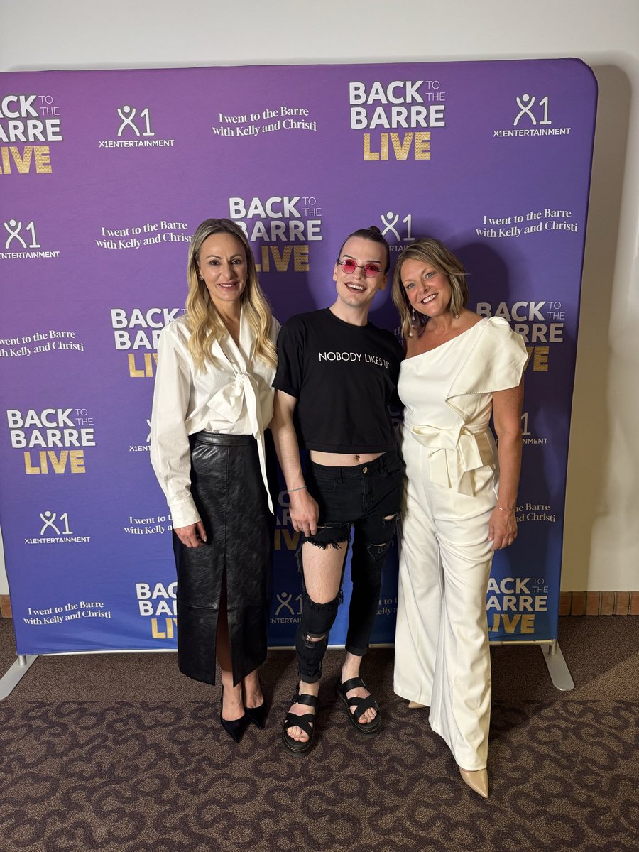 nickr2000's tweet photo. I went to Back to the Barre live last night and got to meet Christi and Kelly. Christi complimented me on the rhinestoning on the back of my shirt (which I have no pictures of) https://t.co/4pyiOPY64t