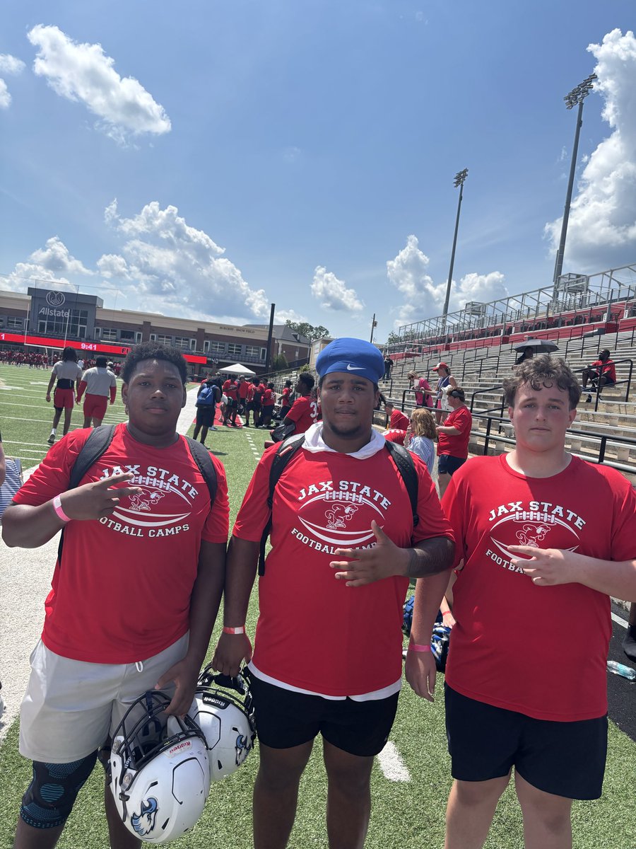 BigHudComeaux's tweet photo. Great way to spend a Tuesday afternoon @JaxStateFB Hog Fest Camp got to work and compete in front of @CoachKellyJSU @CoachARoss @Coach_CHagler with @MafiaJay8 and @JaCoriwms 

@Calera_FB @CoachRials @ScottRials14 @coachmoncrief_q @PrepRedzoneAL @AL_Recruiting @HallTechSports1 @byron_devinner