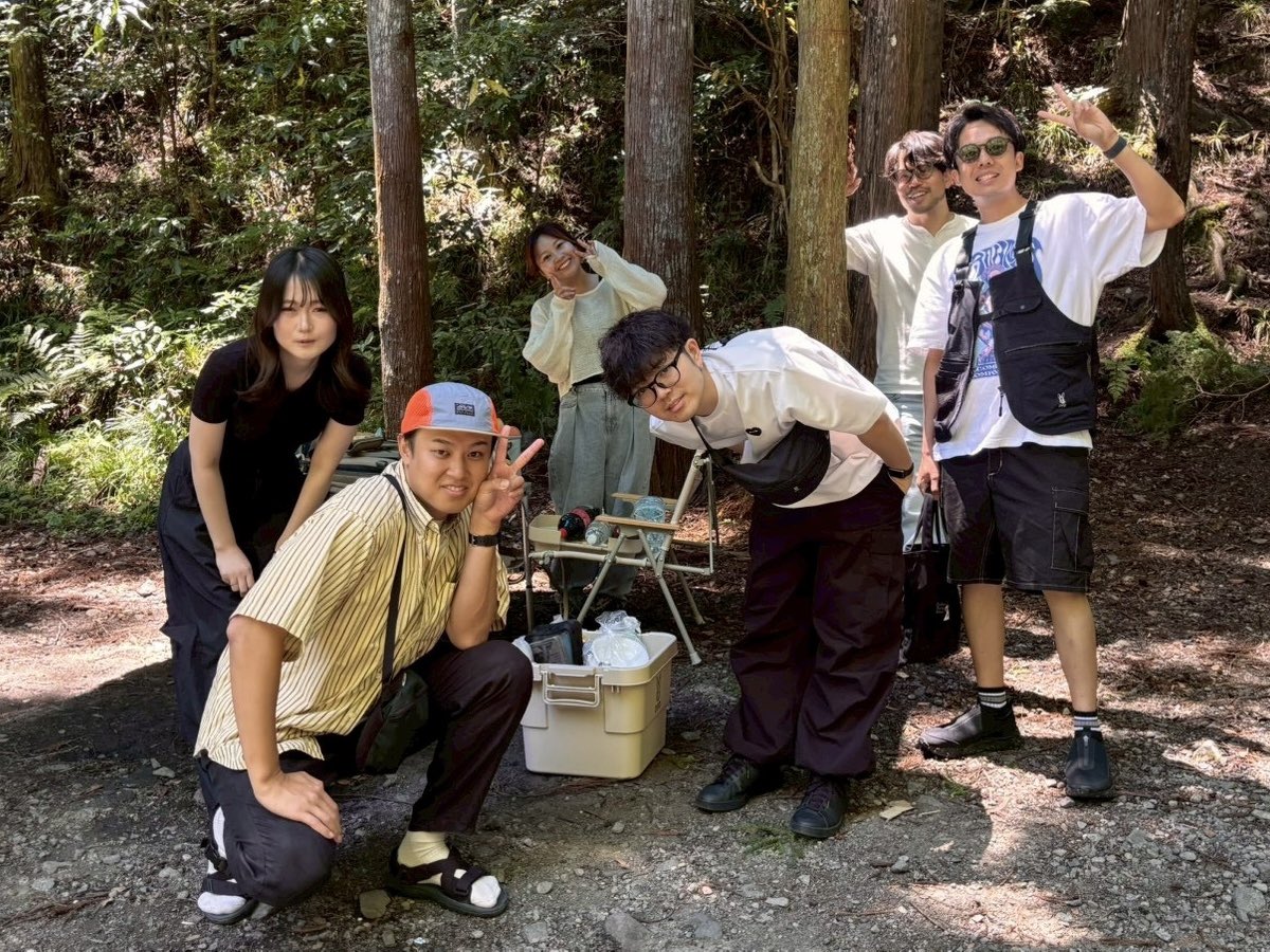 dod_camp's tweet photo. おはOD🐰
先日DODメンバーでBBQに行きました🍖

親戚が焼肉屋さんだと言うカメラマンのカカさんがお肉準備担当！タンが最高でした🐮

ノビールBBQグリルをハイ状態で焼く写真がちょっとシュールでお気に入りです（笑）
楽しすぎました。毎週行きたいな〜…

（写真の一部は物が散らかってたのでAIに掃除してもらいました🧹）