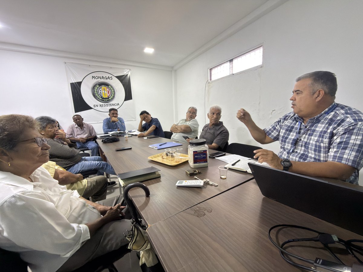 MonagasAD's tweet photo. Reunión ordinaria de Comité Ejecutivo Seccional, bajando la línea de la Dirección Nacional de nuestro glorioso partido y planificando próximas actividades en los distintos municipios del Estado. Democracia y Libertad https://t.co/JejcZ5s3O2