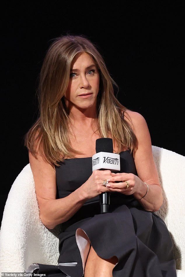 Jennifer chat tweet media