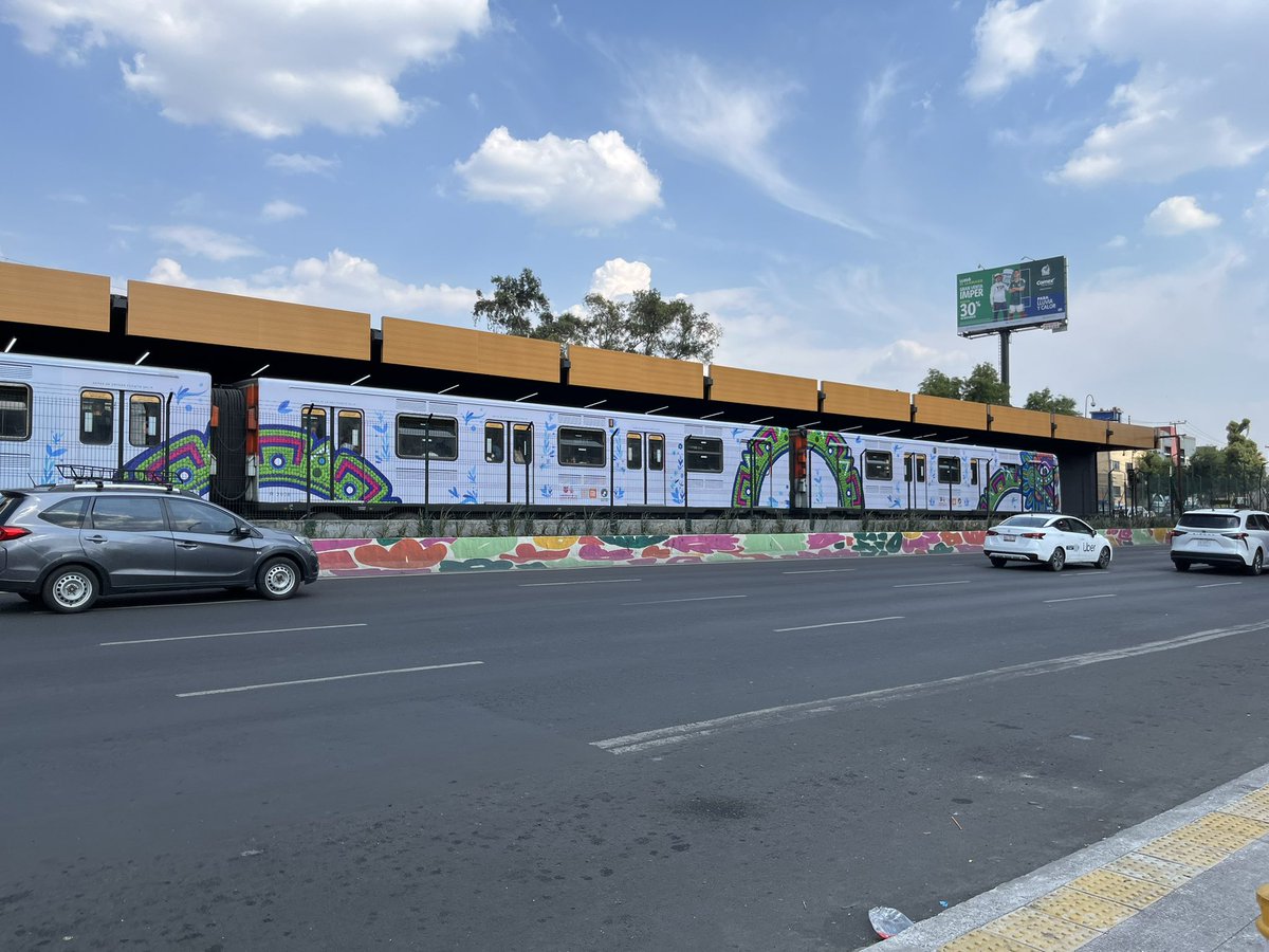 dghc's tweet photo. Al menos ya no son ajolotes @MetroCDMX (hasta eso, me gusta) #cdmx #CiudadDeMéxico #mundialdefútbol #Metro https://t.co/duRXapREwb
