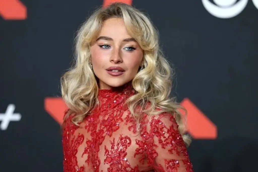 yafmvilla's tweet photo. La impactante @SabrinaAnnLynn solicita una orden de alejamiento contra un presunto acosador ¡Info por https://t.co/nWUzd1SFaw! #tendencia https://t.co/D7pTUANfWy