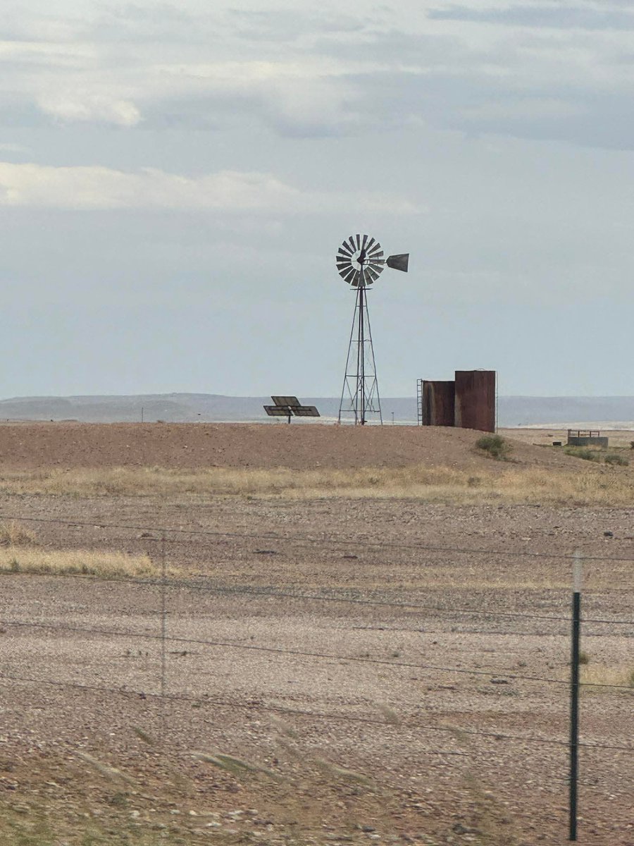 Jgl029185's tweet photo. Marfa Texas https://t.co/zXsR5H1kni