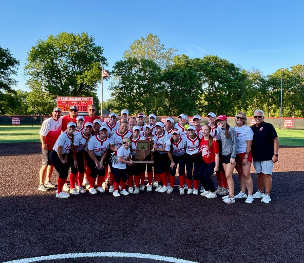 CGTrojansAD's tweet photo. Softball Regional Champs! https://t.co/LSyw4sigBv