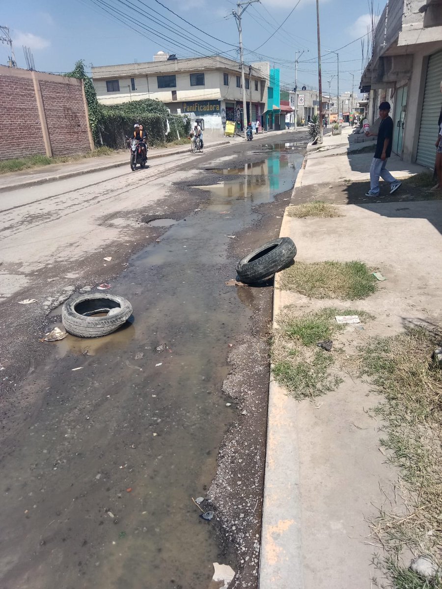 EdiYaderi's tweet photo. #SinObrasNoHayMundial
Los ciudadanos viven en condiciones deplorables, y ante esta problemática el pueblo ignora sus demandas https://t.co/hGwdUTopXj