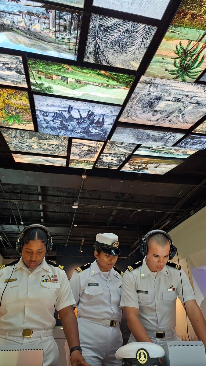 umaritima's tweet photo. Estudiantes de UMIP que forman parte del Club de Conversación en Inglés de FATRAMAR visitaron el Museo del Canal Interoceánico de Panamá, donde fortalecieron sus habilidades de comunicación en inglés a través de un recorrido guiado completamente en este idioma. https://t.co/bIIOPNYc3Z