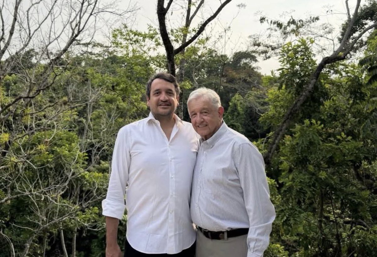 eltemagv's tweet photo. AMLO nos saluda desde Palenque 🇲🇽 https://t.co/a2z57vxtYf