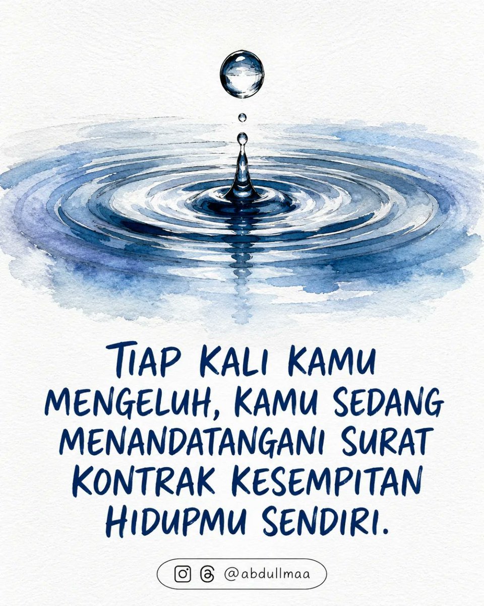 noirzaa's tweet photo. Mengeluh mungkin terasa ringan, tapi perlahan ia bisa menutup mata hati dari ribuan nikmat yang masih Allah beri. https://t.co/iUZOIeCNg3
