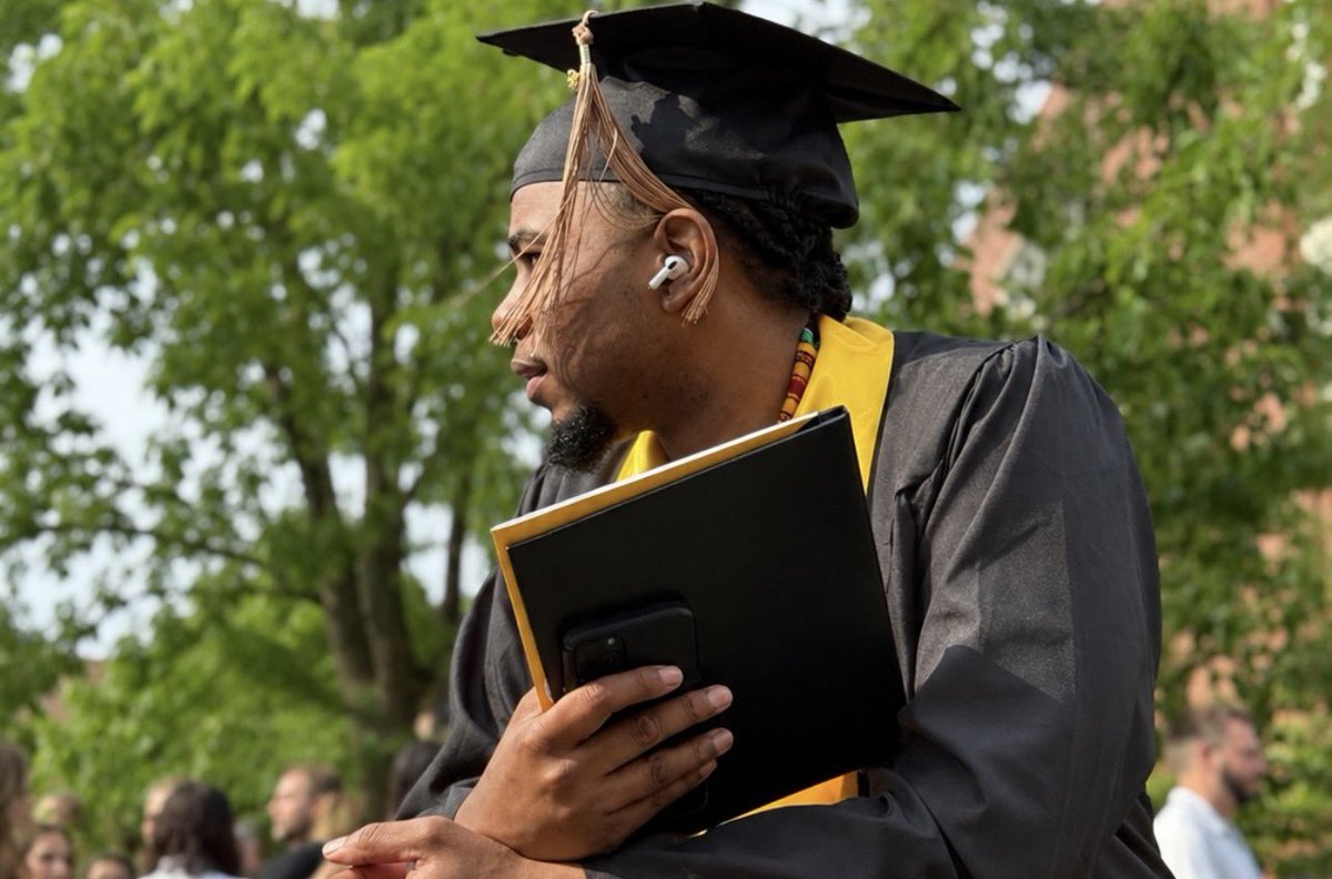 CollectorsReign's tweet photo. 5/17/26 REPOST

< 14% of Black Men age 25+ in Milwaukee, WI hold a Bachelor’s or higher. I’m thankful Yah saw it fit for me to graduate from both MATC w/ an Associate of Applied Science in Business Management &amp; UW-Milwaukee w/ a Bachelor’s of Business Admin. #UWM #Panthers #MKE https://t.co/KndxlCEB5m