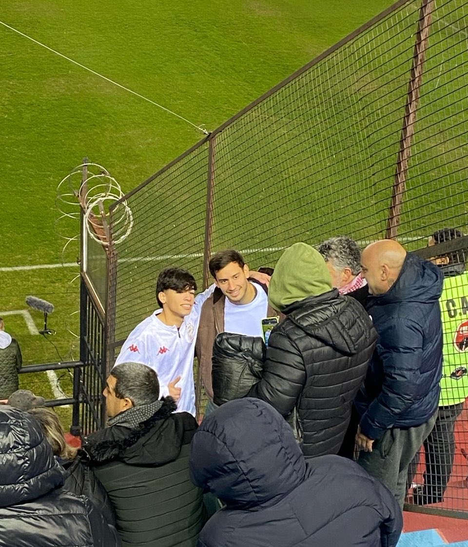 EstacionHuracan's tweet photo. #Huracán También Copo Hezze presente para ver el Globo. Y si volvés ? 😂 https://t.co/eJupYW8T0j
